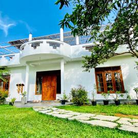 Madiha Surf House Lanka, hotelli kohteessa Matara