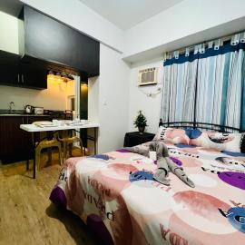 At Home Condo With Free Pool Access, hotel sa Maynila