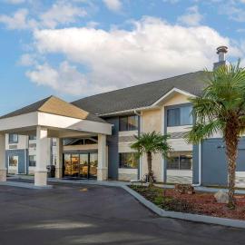 Comfort Inn & Suites - near Robins Air Force Base Main Gate, hotel di Warner Robins