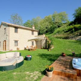 Luxury Stay with Garden