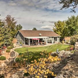 Hot Tub & Fire Pit: Reno Gem 12 Mi to Skiing