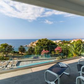 Viesnīca Hotel Villa R pilsētā Kalvī