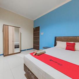 RedDoorz Syariah @ Pangeran Suryanata Samarinda, hotel in Samarinda