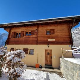 Ferienhaus Andrea AD0, hotel en Blatten bei Naters