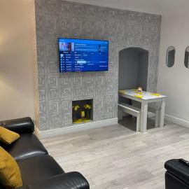 Coastal Retreat-NEW DAY PROPERTIES-next to beach, hotel in South Shields