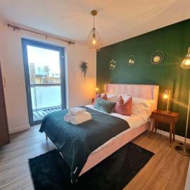 Luxury Station Apartment