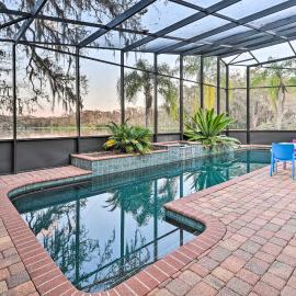 Riverfront DeLand Home w/ Pool, Near Daytona!, hotel a De Land