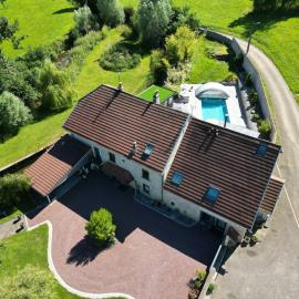 Domaine Le Puits du Moulin, Hotel in Comberjon