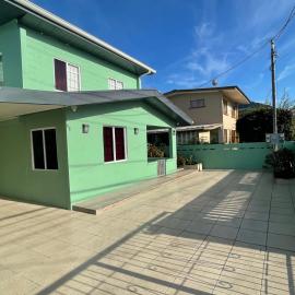 Arlene's Nest Diego Martin - 3 Bedroom 1 & half bath Cozy Apt, Hotel in Diego Martin