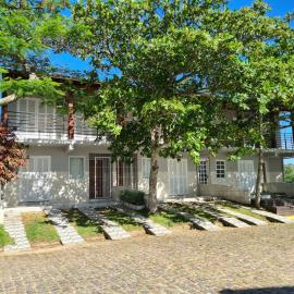 Casa perto da Praia com Vista para Lagoa - Garopaba