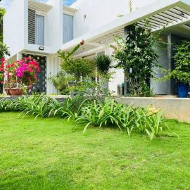 Oceanami Resort - Bali Villa 4Bedrooms, 400m2, BBQ, hotel in Long Hai