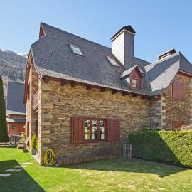 El Jardí Secret by FeelFree Rentals، فندق في Escuñau