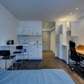 Laval stays 31 days minimum, hotel a Laval