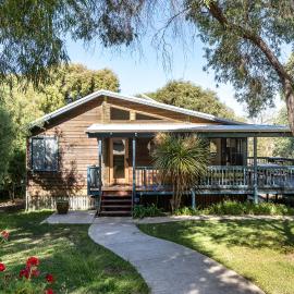 Surfside Retreat, hotel in Gnarabup