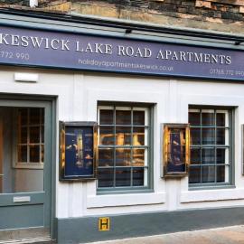 Keswick Lake Road Apartments, hotelli kohteessa Keswick