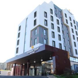 Golden Tulip Ana Dome Hotel, מלון בקלוז'-נאפוקה