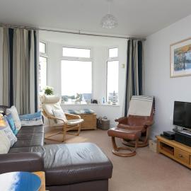 Modern 2 Bedroom Apartment with stunning Sea Views - Pass the Keys, hotel in Trearddur