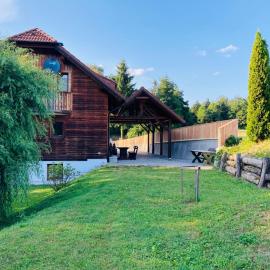 Family House, hotel in Mozirje