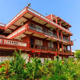 HOTEL MELROSE SAMBAVA, מלון בסמבאבה