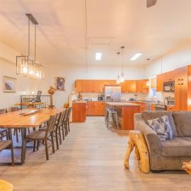 The Northern Driftwood Inn 1.0, Hotel in North Pole