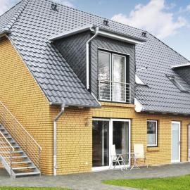 Fewo Burg Rothenklempenow, hotel en Kaschow