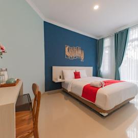 RedDoorz Plus near Surapati Core