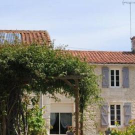 La Poussardiere, hotel in Saint-Martin-sous-Mouzeuil