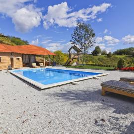 Holiday Home Grga-Three Bedroom House with Swimming Pool, hotel i Gornja Voća