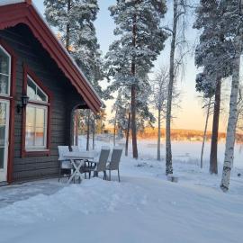 Lakeside log cabin Främby Udde Falun, hotel sa Falun