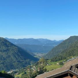 Gemütliches Bergappartement mit Seeblick
