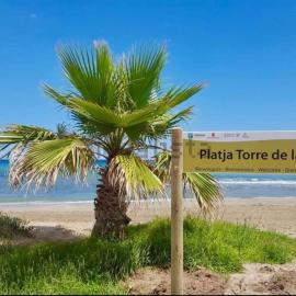 Apartamento en primera línea de playa con vistas, hotel a Cabanes