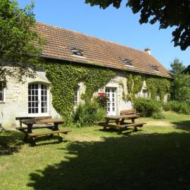 Spacious holiday home near Omaha Beach, hotell i Asnières-en-Bessin