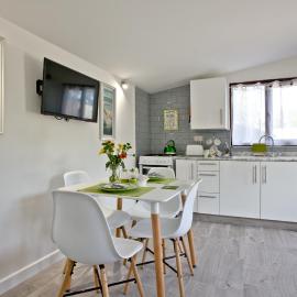 The Cabin at Hillhead farm, hotel in Saint Columb Major