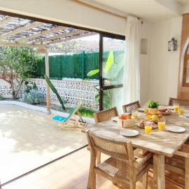 Bungalow del Mar, hotel in Denia