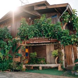 เฮือนน่านนิทรา, hotel in Nan
