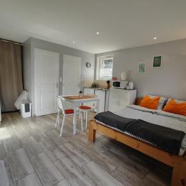 Charmant studio á Autrans, hotel sa Autrans