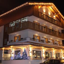 Hotel Villa Cima Undici, khách sạn ở Pozza di Fassa
