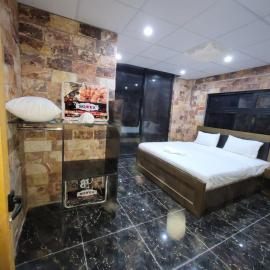 Galaxy Hill Resorts Murree, Residence inn GHR9320, hotel em Murree