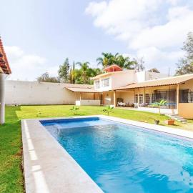 CASA DE CAMPO TERRAZA CHAPALA AJIJIC CAJITITLAN: Ixtlahuacán de los Membrillos'ta bir otel