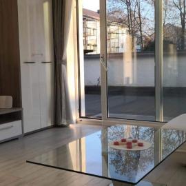 Traumhafte Ferienwohnung mit drei Schlafzimmer, מלון בBiebrich