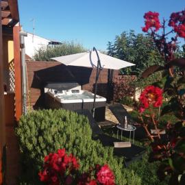 Casa Mirelia - Holiday home for two with garden and whirlpool, hotel Kaštelirben