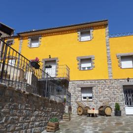 Apartamentos Rurales Parajes de Piedra, viešbutis mieste Ibdes