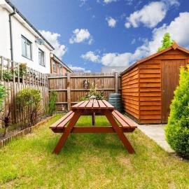 Puffin Way - Comfortable, spacious house with parking, hotel em Reading