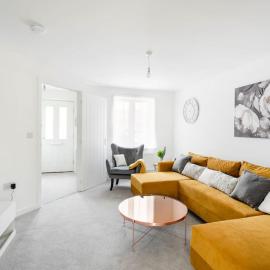 Fortified Three Bedroom Home Bristol, hotel a Hallen