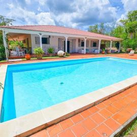 AGREABLE VILLA DU DIAMANT, hotel din Le Diamant