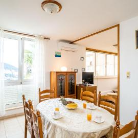 SPACIOUS THREE BEDROOM APARTMENT