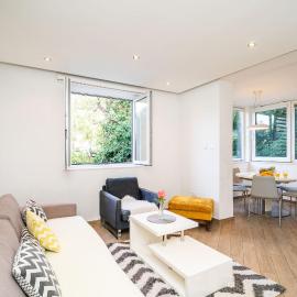 SPACIOUS TWO BEDROOM APARTMENT