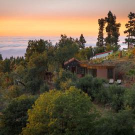 Ferienhaus El Sitio- Relaxen über den Wolken, Pool، فندق في بونتاغوردا