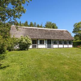 Beautiful Home In Samsø With Wifi