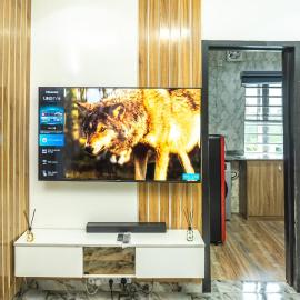 Lakeview 2-Bed-Apt With Amazing Views In Every Direction & Starlink SuperFast Speed WiFi, hotel in Amuwo